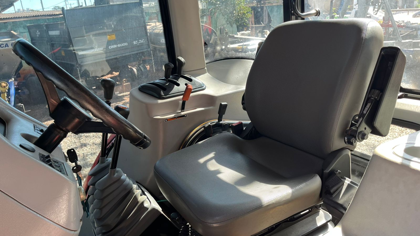 Imagem de Trator Massey Ferguson 4283